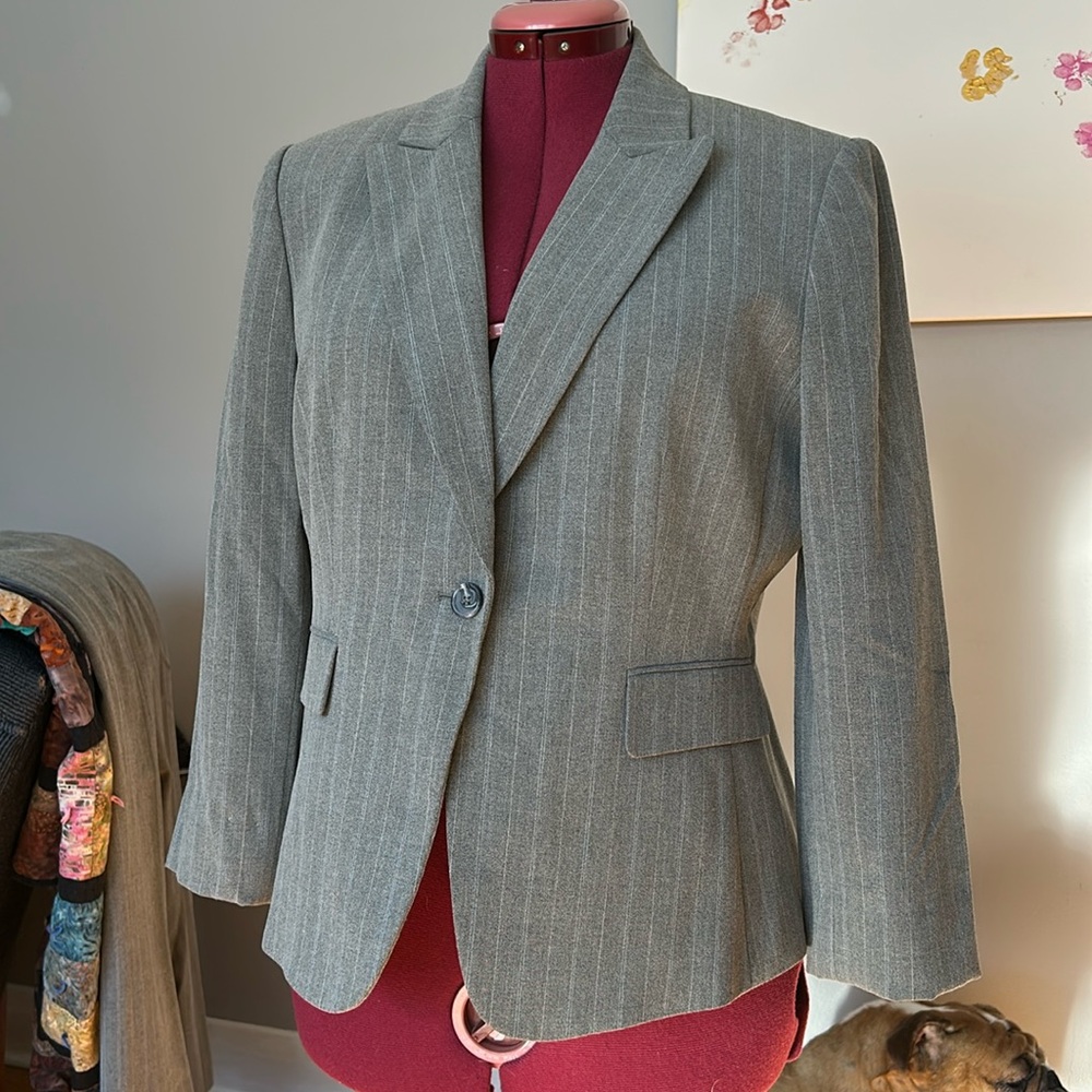Tahari petite grey pinstripe suit 2pc
